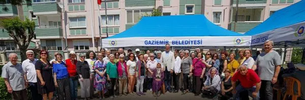 Gaziemir Belediyesi, Yaşlılar İçin Özel Hizmetleriyle Dikkat Çekiyor