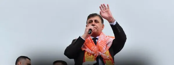 Özgür Özel ve Cemil Tugay, Bayındır’da Buluştular: İşte Verilen Sözler!