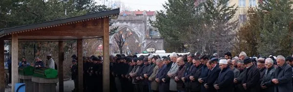 Erzurum’da Psikolojik Tedavi Gören Coğrafya Öğretmeni, Kızını Bıçaklayarak Öldürdü!