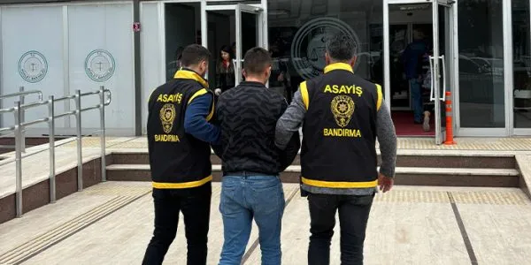 Hırsızlık Zanlısı Çatıda Yakalandı
