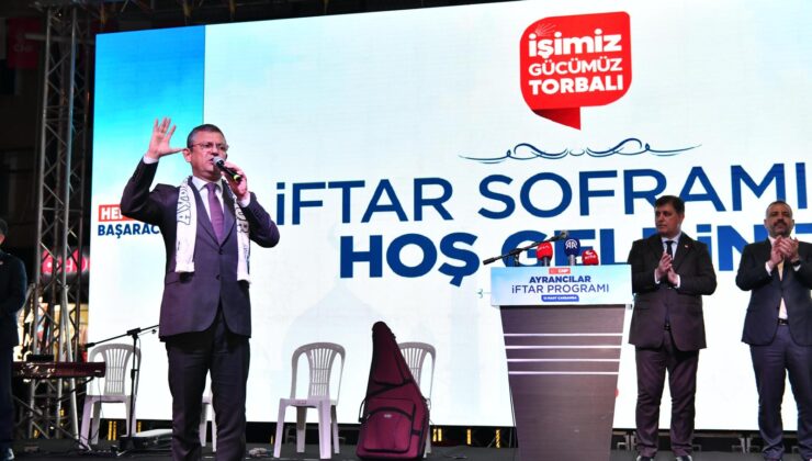 Özel ve Başkan Tugay, yurttaşlarla iftar yaptı