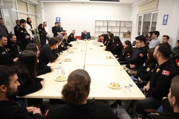 Başkan Çolakbayrakdar: “İnsan merkezli hizmet anlayışıyla çalışıyoruz”