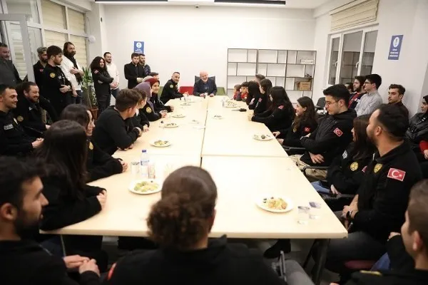 Başkan Çolakbayrakdar: “İnsan merkezli hizmet anlayışıyla çalışıyoruz”