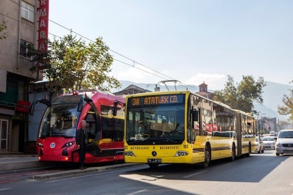 Bursa’da kadınlara ulaşım ücretsiz