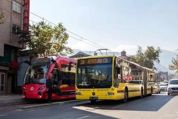 Bursa’da kadınlara ulaşım ücretsiz