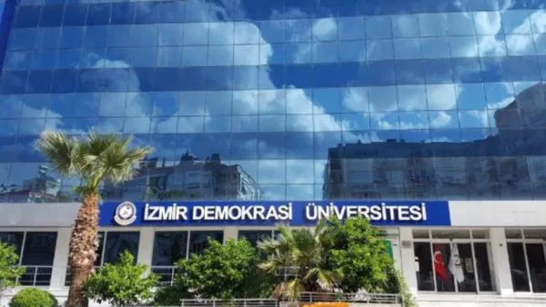 İzmir Demokrasi Üniversitesi rektörü ve genel sekreteri hakkında suç duyurusu