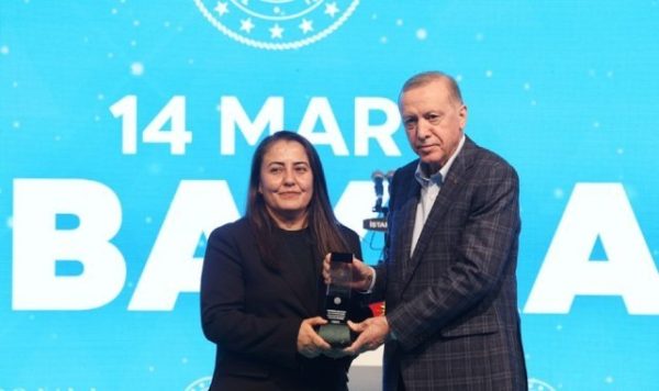 Hassa’da deprem korkusu: Dr. Yasemin Türk ailesiyle sağ kurtuldu