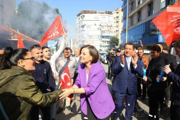 Karabağlar Belediye Başkan Adayı Helil Kınay’dan Güçlü Vaatler: “Karabağlar’ı Değiştiriyoruz!”