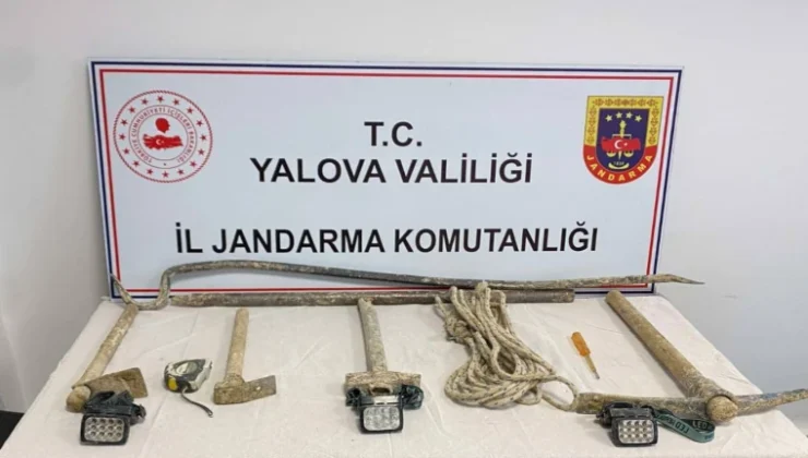 Jandarmadan kaçak kazıya baskın