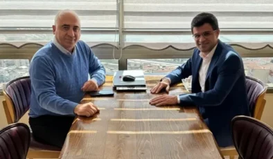 Ak Parti Bayraklı Adayı Bilal KIRKPINAR, TEMAS ETTİĞİNİ İKNA EDİYOR!