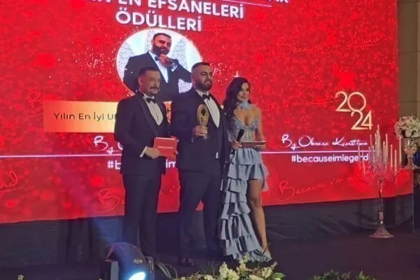 Tolga Pehlivan’a bir gecede 2 anlamlı ödül!