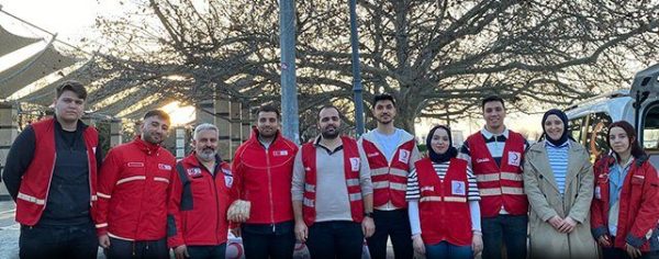 Konak’ta İftara Yetişemeyen Vatandaşlar İçin Yardım Kampanyası Başlatıldı!