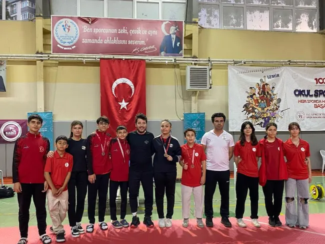 BAYRAKLI SPORCULARINDAN YILDIZLAŞAN BAŞARILAR!