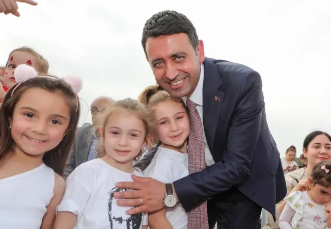 Başkan Önal sözünü tuttu:Binler Bayraklı’ya akın etti