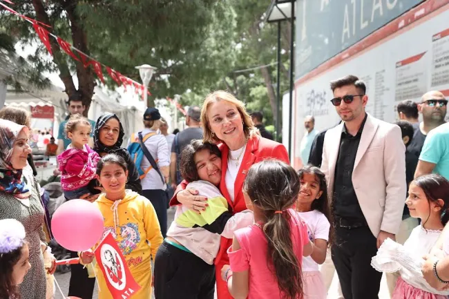 Başkan Mutlu’dan çocuklara lunapark sürprizi