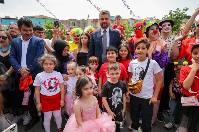 Buca’da 23 Nisan’a yakışır kutlama