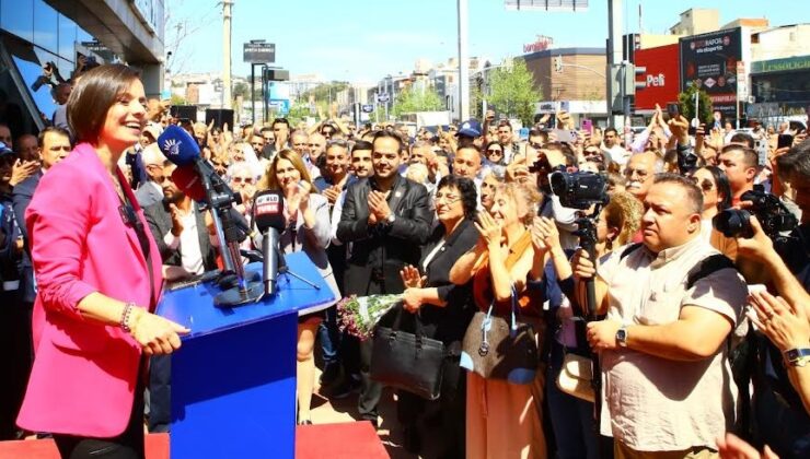 Karabağlar Belediyesi’nde Devir Teslim Töreni Coşkuyla Gerçekleşti