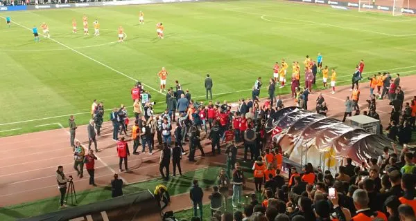 Galatasaray Fenerbahçe’yi erken şok etti!