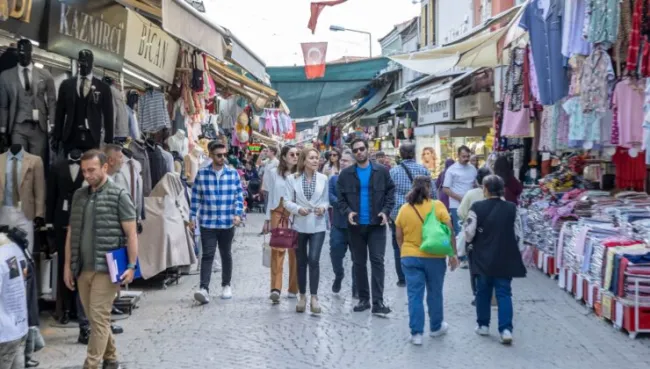 Başkan Mutlu’dan Mert Fırat’la Konak turu