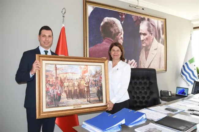 FOÇA BELEDİYE BAŞKANI SANİYE BORA FIÇI, MUHTARLARLA BULUŞTU