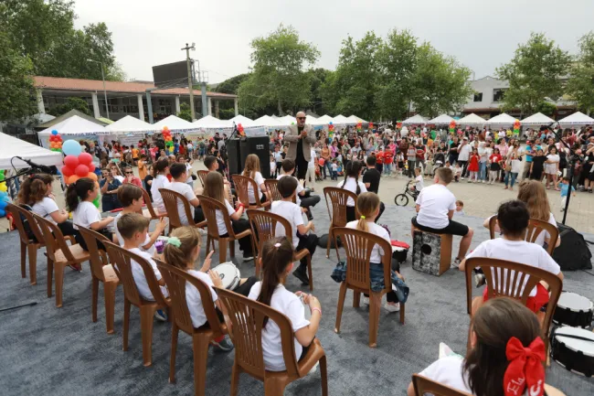EFES SELÇUK’TA RENKLİ KUTLAMALAR: 23 NİSAN ÇOCUK ŞENLİĞİ DOLU DOLU GEÇTİ