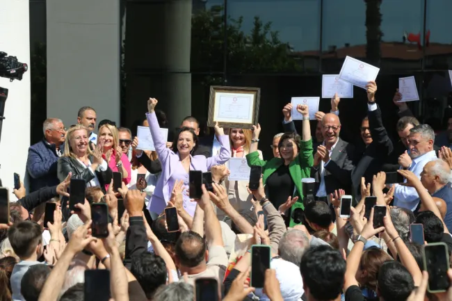 FİLİZ BAŞKAN MAZBATASINI ALDI: SEÇİMLERDE HERKES KAZANDI, EFES SELÇUK KAZANDI