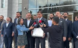 Cemil Tugay İzmir Büyükşehir Belediye Başkanlığı Mazbatasını Aldı