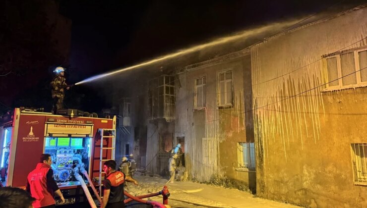 İzmir Konak’ta tekstil atölyesinde çıkan yangın kontrol altına alındı