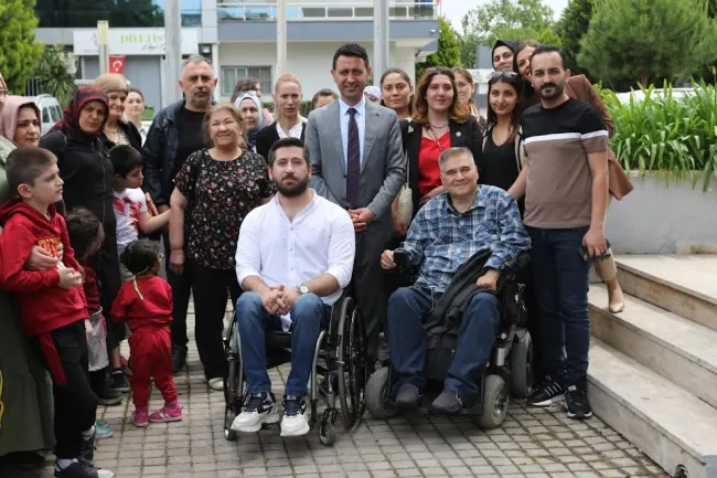 Bayraklı Belediyesi Engelliler Merkezi’ne ‘kırmızı bayrak’