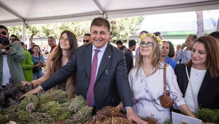 Başkan Tugay, Alaçatı Ot Festivali’nin açılışını yaptı