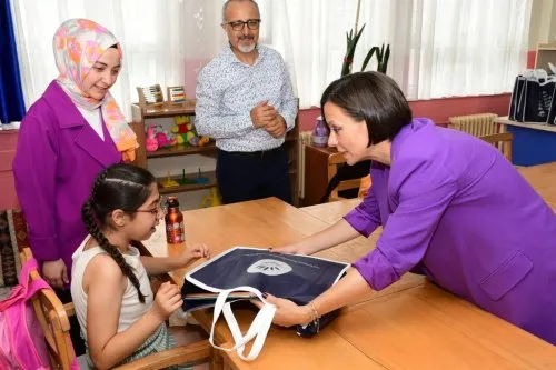 Karabağlar Belediye Başkanı Engelli Çocuklarla Kahvaltıda