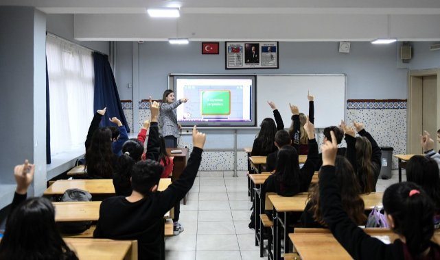 MEB’den 20 Bin Sözleşmeli Öğretmen Atama Başvuru Tarihleri Açıklandı