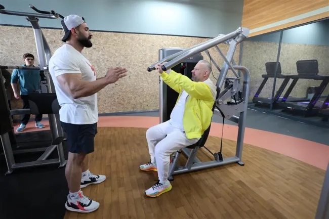 Menemen’de Miting Gibi Açılış!