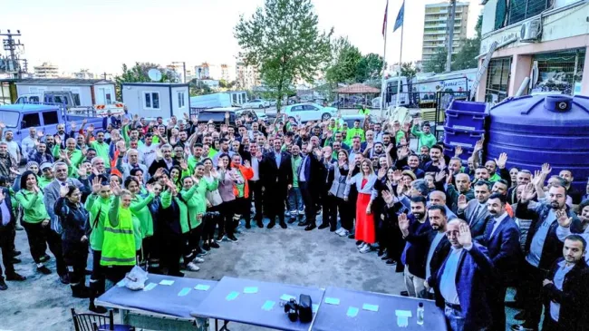 BAŞKAN ERMAN UZUN, BELEDİYE PERSONELİ İLE BAYRAMLAŞTI