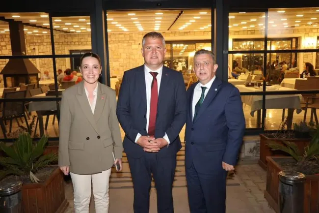 Urla Belediye Başkanı Selçuk Balkan, ESNAF VE SANATKARLAR ODASI’NIN İFTAR PROGRAMINA KATILDI