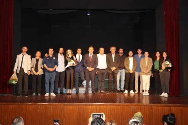 BAŞKAN SELÇUK BALKAN’IN İLK ZIYARET BADEMLER KÖY TIYATROSU OLDU