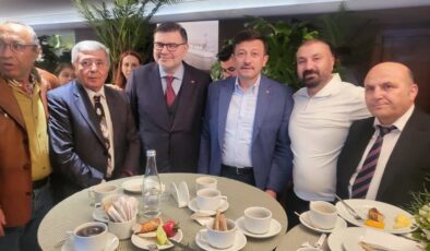 Hukukçu / Psikolog Hızır Haşim Kaya, İzmir Milletvekili Hamza Dağ ve AK Parti İl Başkanı Bilal Saygılı ile Cumhurbaşkanlığı İletişim Başkanlığı’nda Dostlar İle Bir Arada