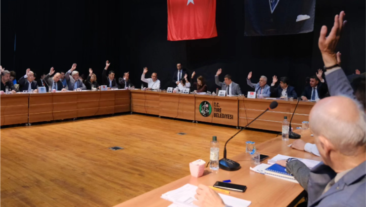 TİRE BELEDİYESİ’NDE YENİ DÖNEMİN İLK MECLİS TOPLANTISI YAPILDI