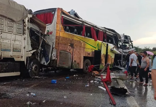 Mersin-Adana Otoyolunda Zincirleme Kaza: 10 Ölü, 39 Yaralı