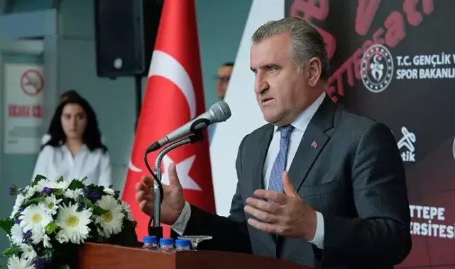 Bakan Bak, Hacettepe’de Atletik Spor Merkezi Açtı!