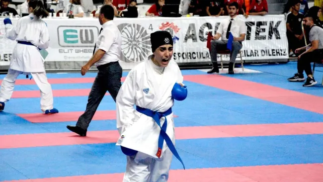 Bayraklı Belediyesi Karate Şampiyonu Dünya Arenasında!