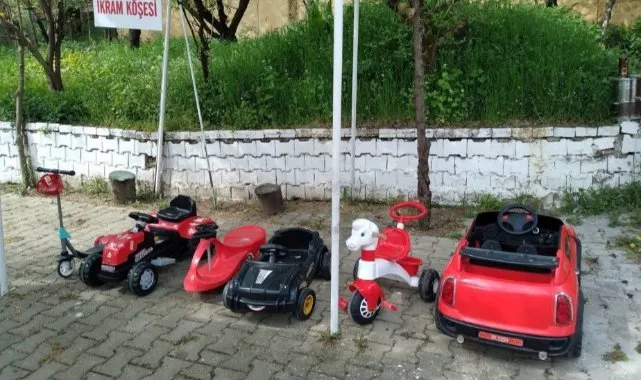 İmamın Varil Şöleni! Minare Yapımıyla Takdir Topladı