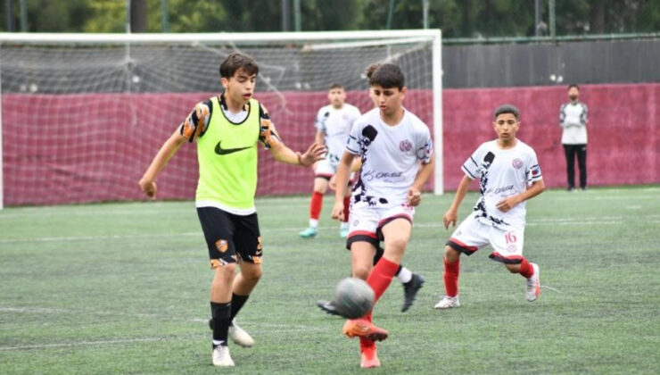 Gençlik Kupası Futbol Turnuvası Heyecanı