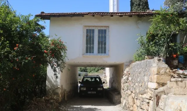 Antakya’da Altından Yol Geçen Cami!