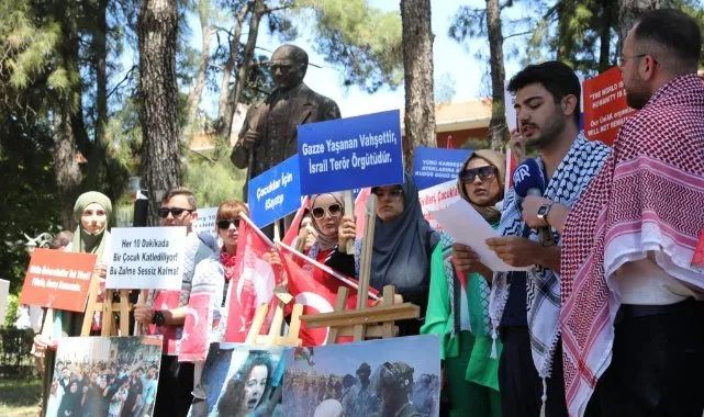 DEÜ Öğrencilerinden İsrail’i Kınayan Protesto!