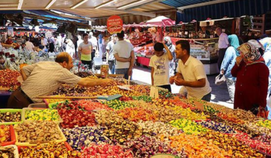 Haşim Kaya, Esnafa Destek Oluyor