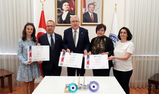 Ege Üniversitesi Eğitim Fakültesi’nden Önemli Başarı: Üç Program Daha Akredite oldu!