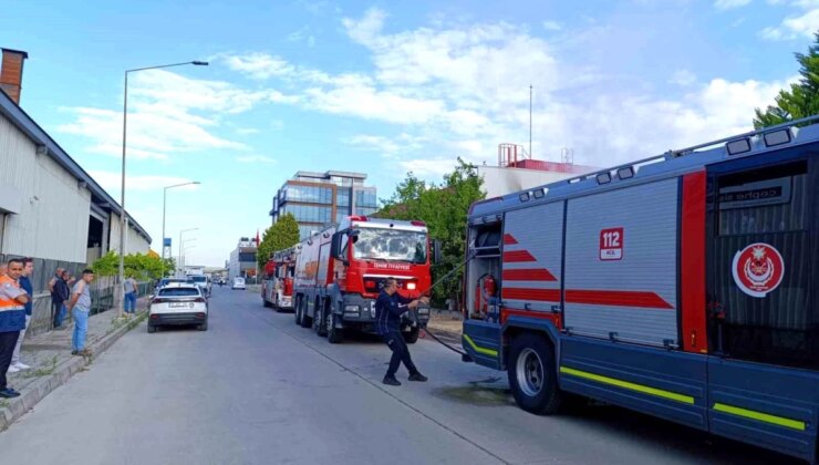 Çiğli’deki Tekstil Fabrikasında Yangın Kontrol Altına Alındı