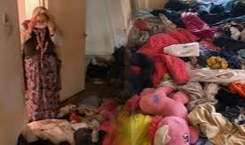Kiracısının evi çöp yuvasına çevirmesine gözyaşlarıyla isyan!