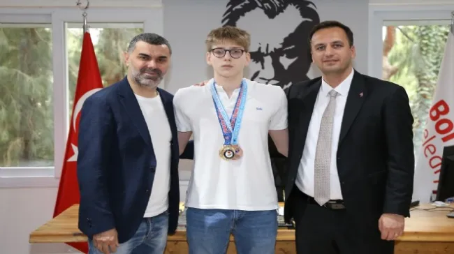 Bornovalı Milli Yüzücü Arda Kafadar’ın Başarısı!